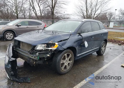 2015 Volvo Xc60 T6 из США, поврежденный, VIN YV4902RK7F2723765